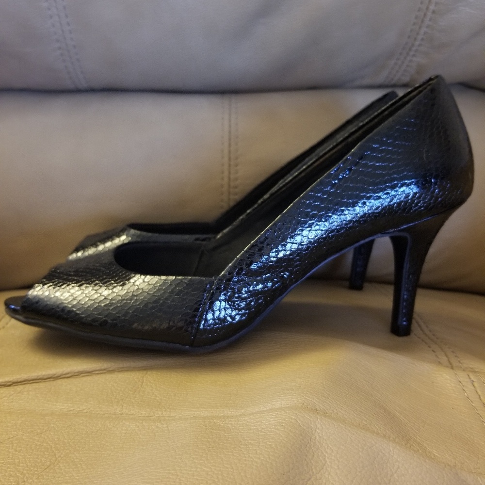 Black Fioni Peep Toe Heels